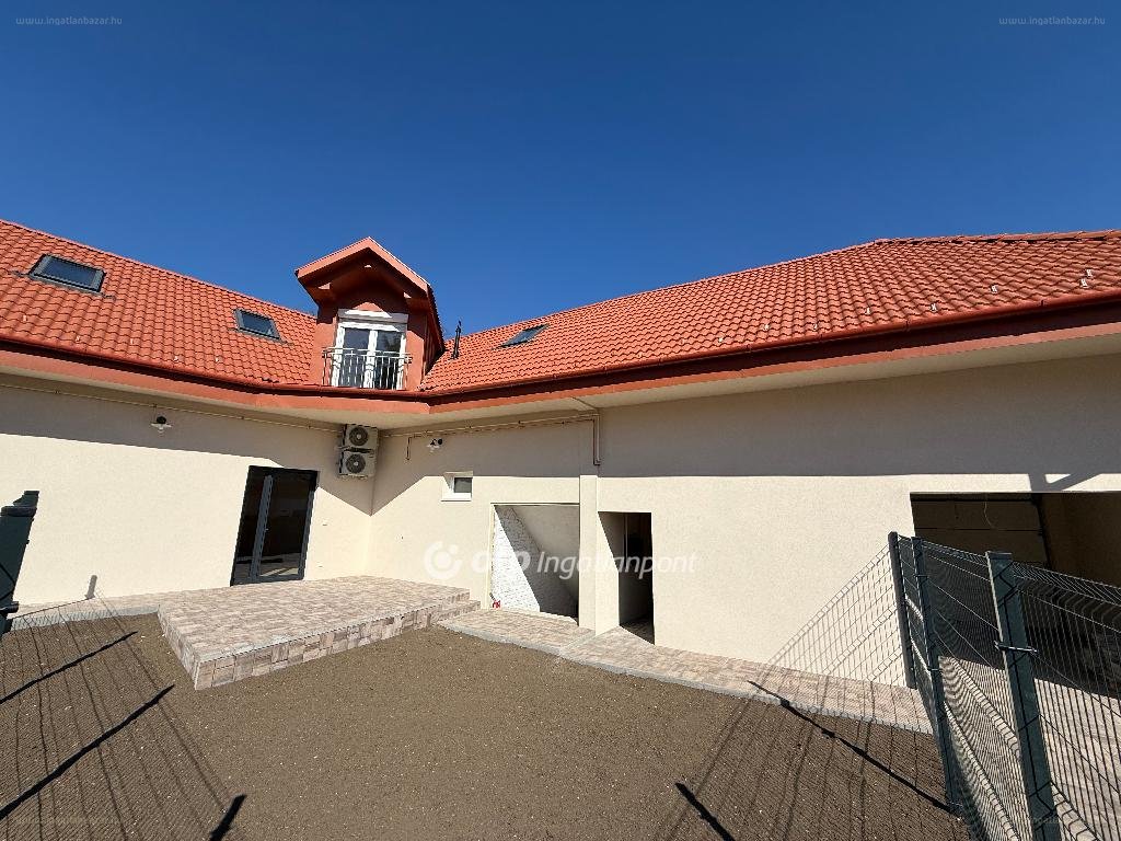 5 bed · 200m² · Családi ház · 210.000.000 ft
