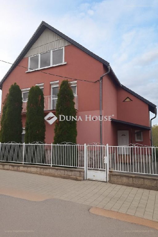 8 bed · 196m² · Családi ház · 59.500.000 ft