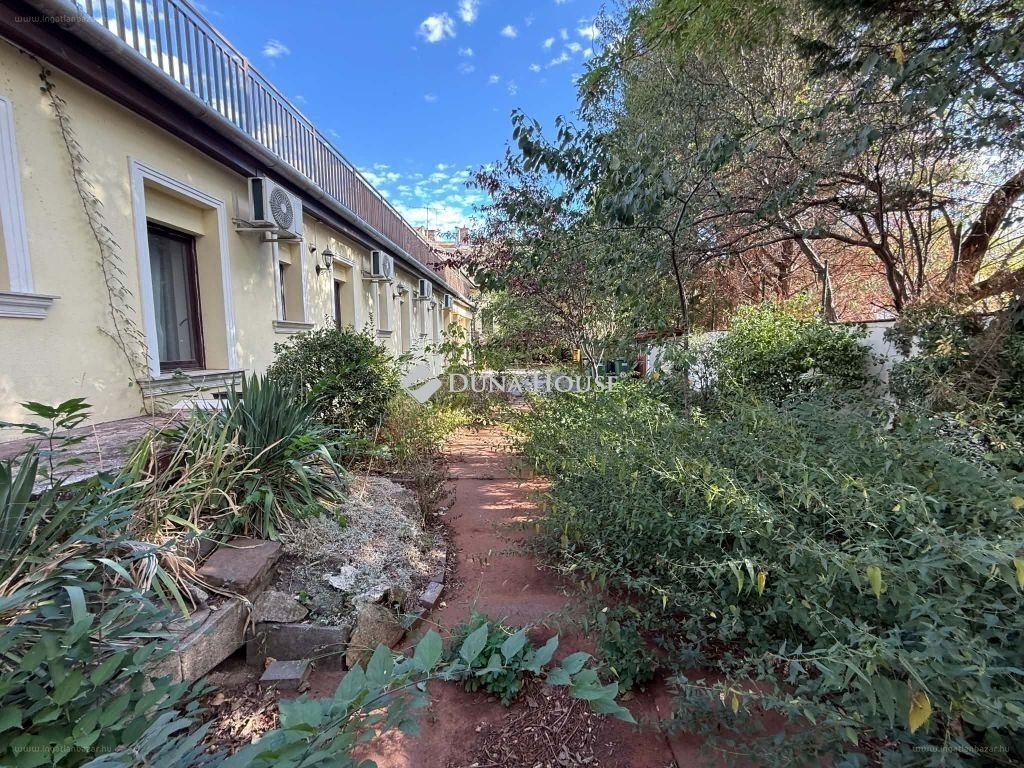 Üzleti ingatlan · 1 hálószoba · 640 m² · 662.040.000 Ft