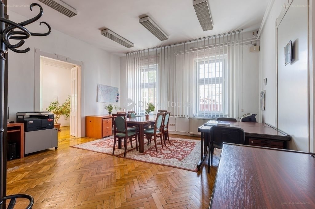 Üzlethelyiség · 199 m² · 119.900.000 Ft