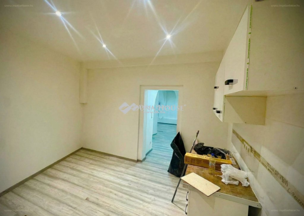 Üzlethelyiség · 1 hálószoba · 43 m² · 43.000.000 Ft