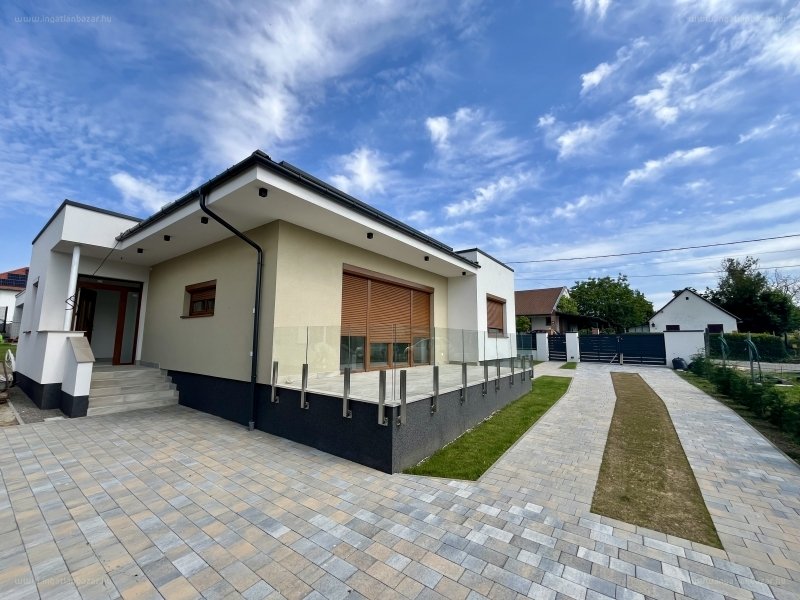 4 bed · 96m² · Családi ház · 115.900.000 ft