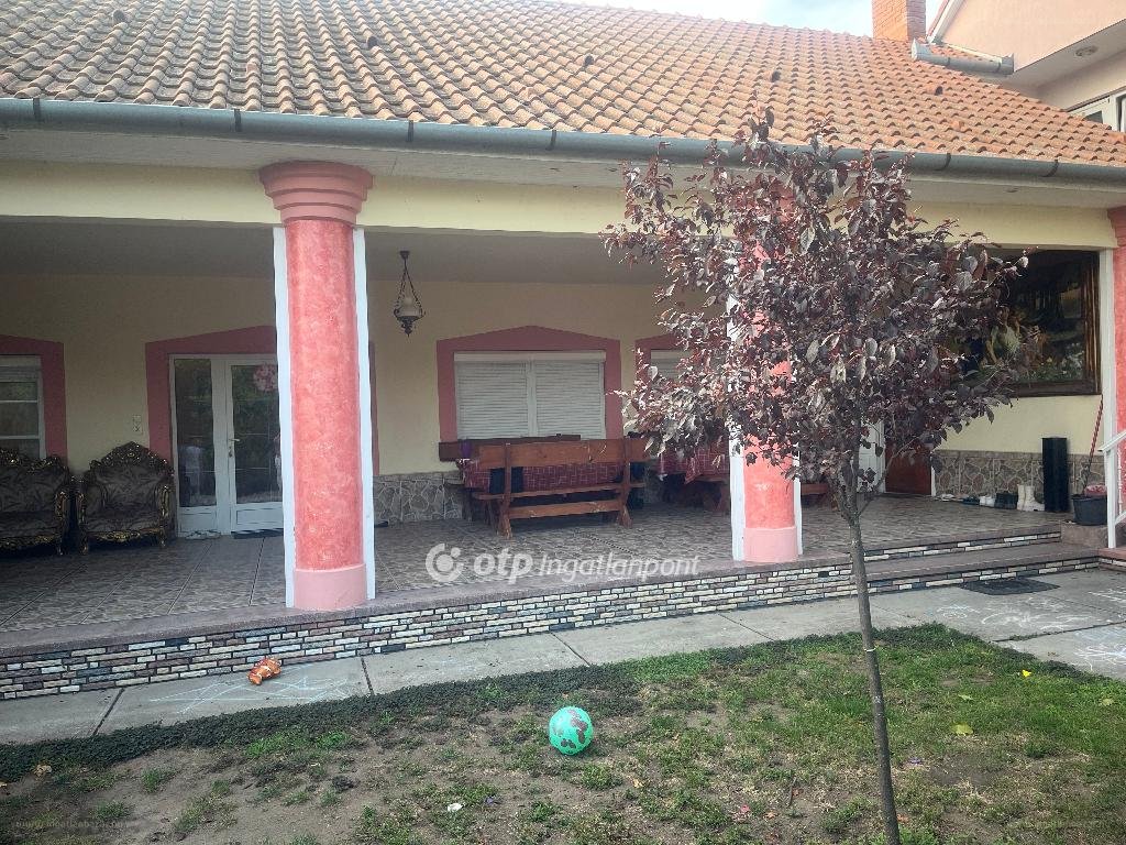 7 bed · 450m² · Családi ház · 129.000.000 ft