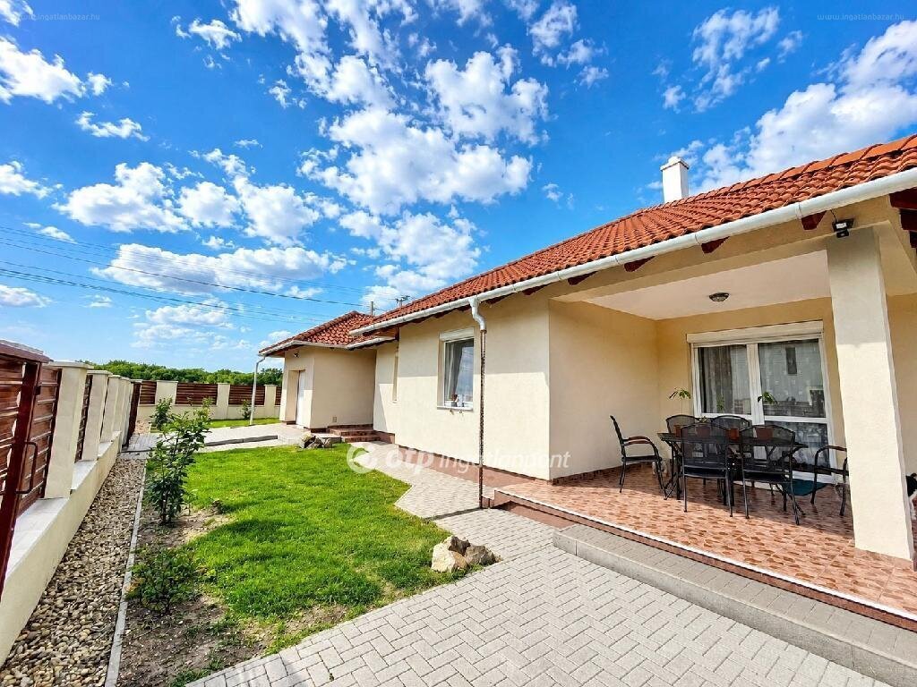 Ház · 4 hálószoba · 140 m² · 129.900.000 Ft