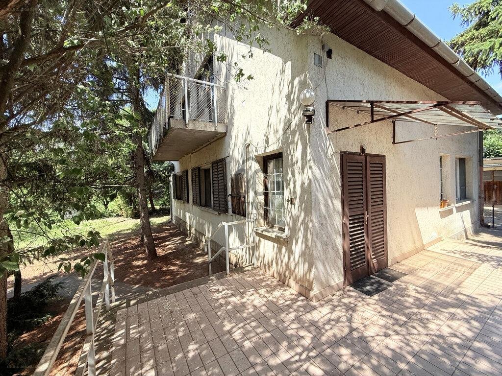 Ház · 6 hálószoba · 157 m² · 123.000.000 Ft