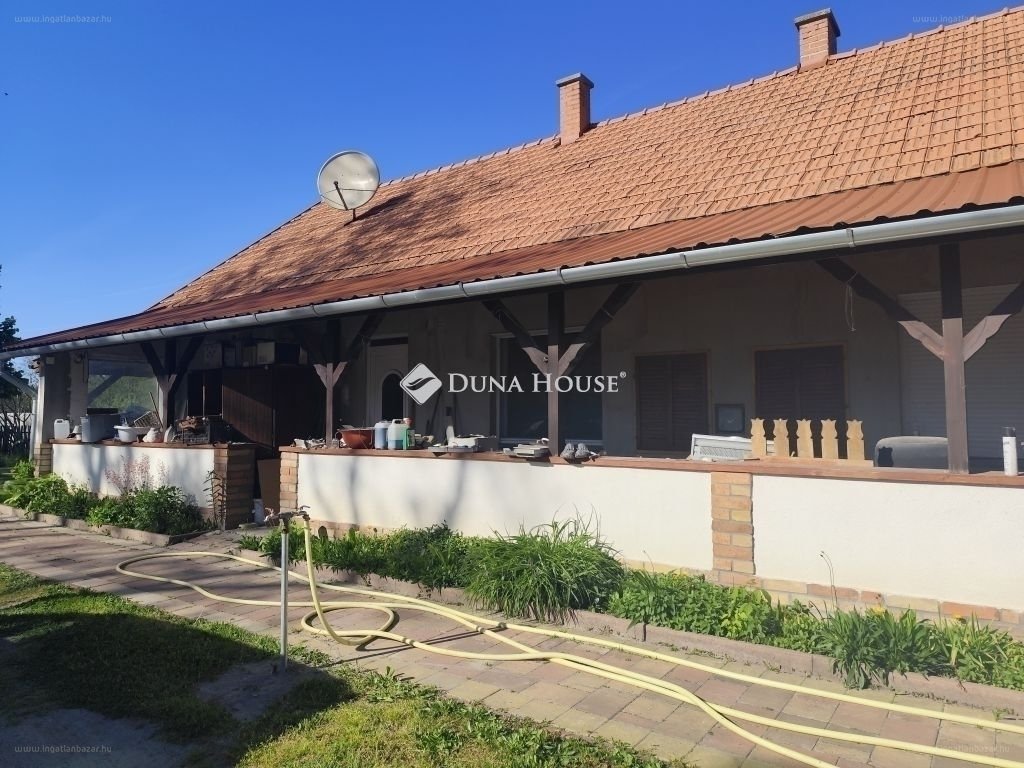 6 bed · 150m² · Ház · 93.900.000 ft
