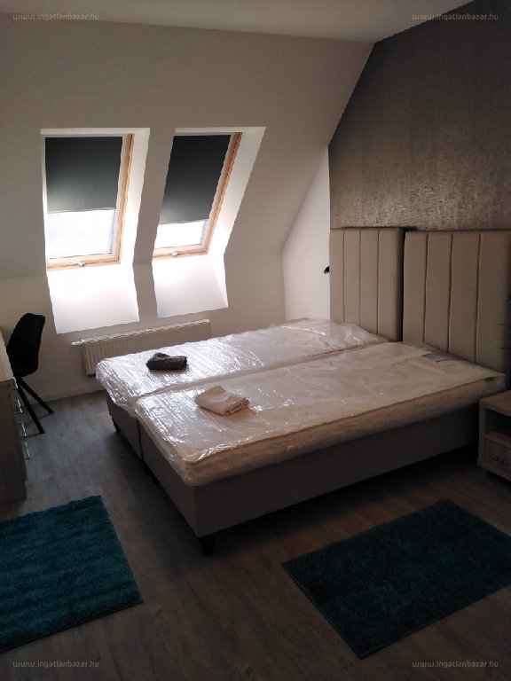 Belváros, Pécs, ingatlan, kiadó, lakás, 50 m2