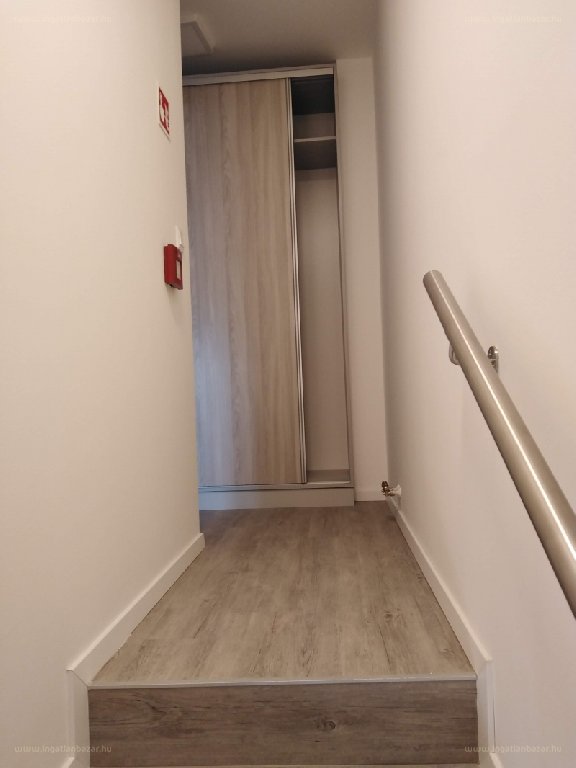 Belváros, Pécs, ingatlan, kiadó, lakás, 50 m2