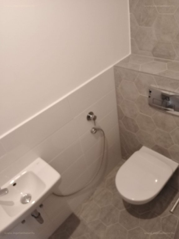 Belváros, Pécs, ingatlan, kiadó, lakás, 50 m2
