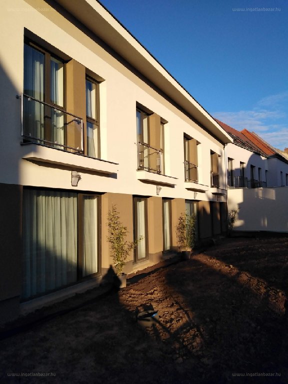Belváros, Pécs, ingatlan, kiadó, lakás, 50 m2
