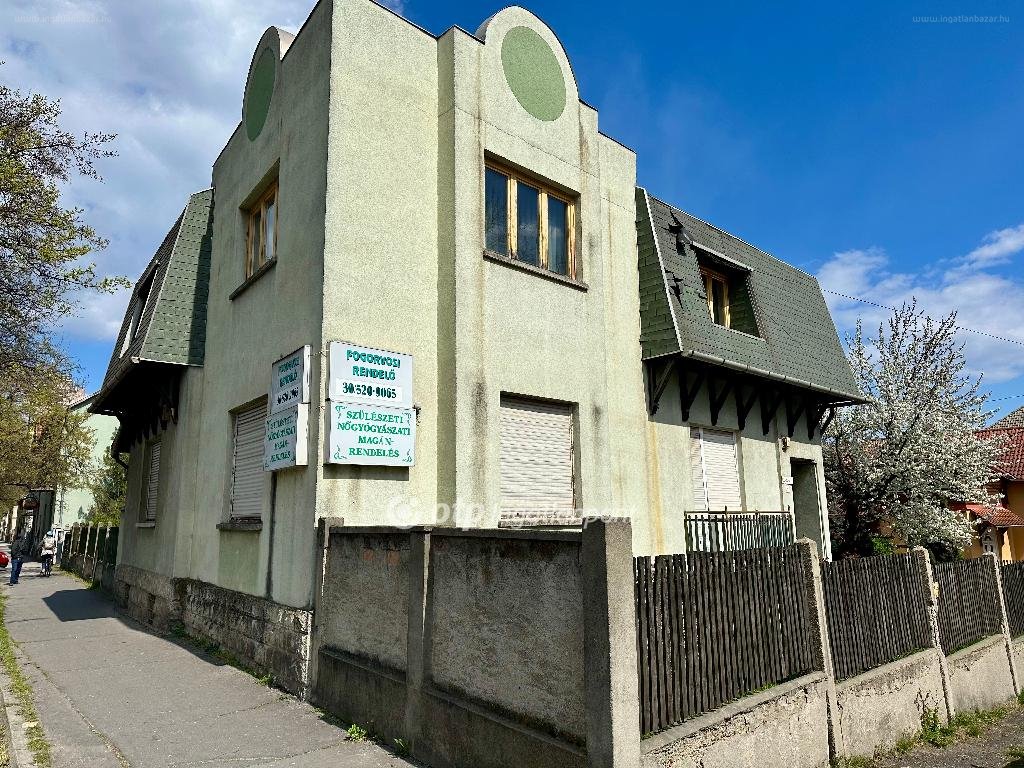 Ház · 9 hálószoba · 330 m² · 98.000.000 Ft