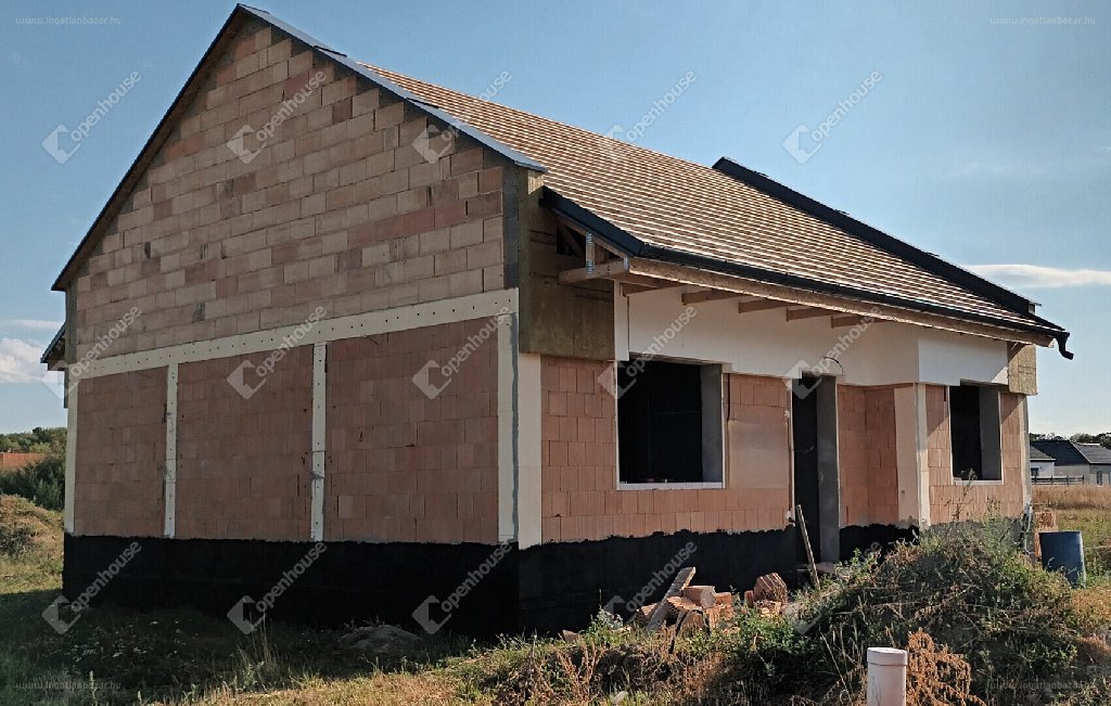 4 bed · 104m² · Családi ház · 82.000.000 ft