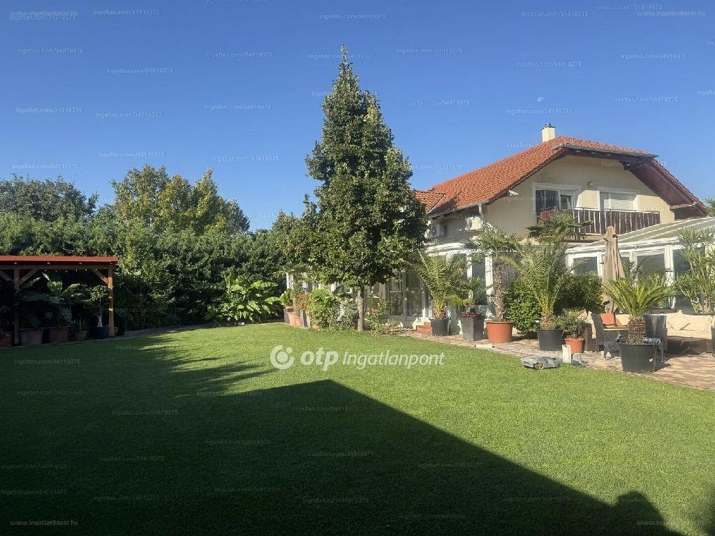 7 bed · 390m² · Családi ház · 291.000.000 ft