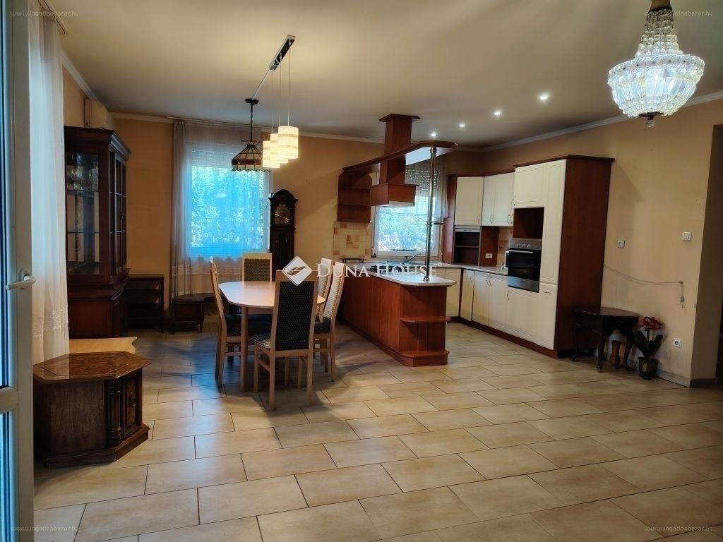 Ház · 4 hálószoba · 160 m² · 119.900.000 Ft