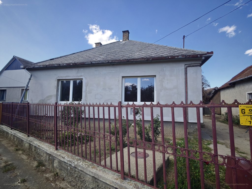 3 bed · 93m² · Családi ház · 10.000.000 ft