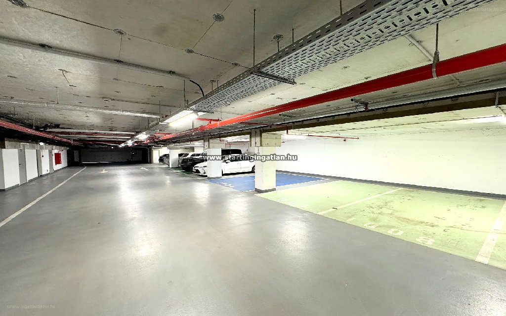 Garázs · 13 m² · 12.000.000 Ft