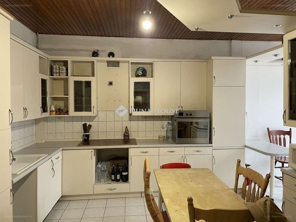 Ház · 3 hálószoba · 213 m² · 129.821.000 Ft