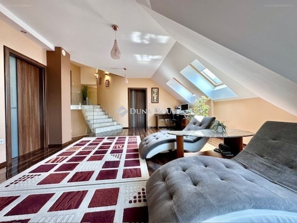 6 bed · 400m² · Családi ház · 390.000.000 ft