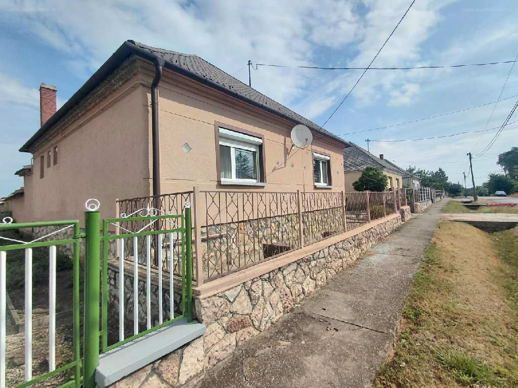 3 bed · 98m² · Ház · 53.000.000 ft