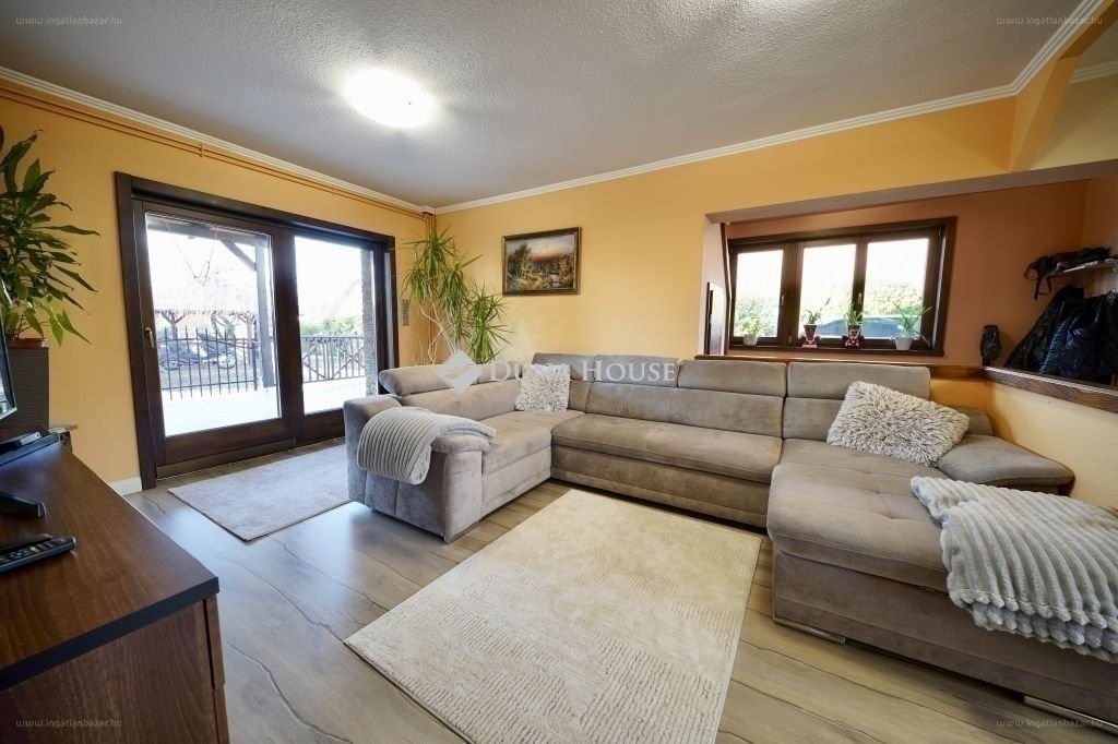 4 bed · 100m² · Családi ház · 156.900.000 ft