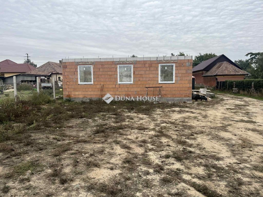4 bed · 84m² · Családi ház · 85.000.000 ft