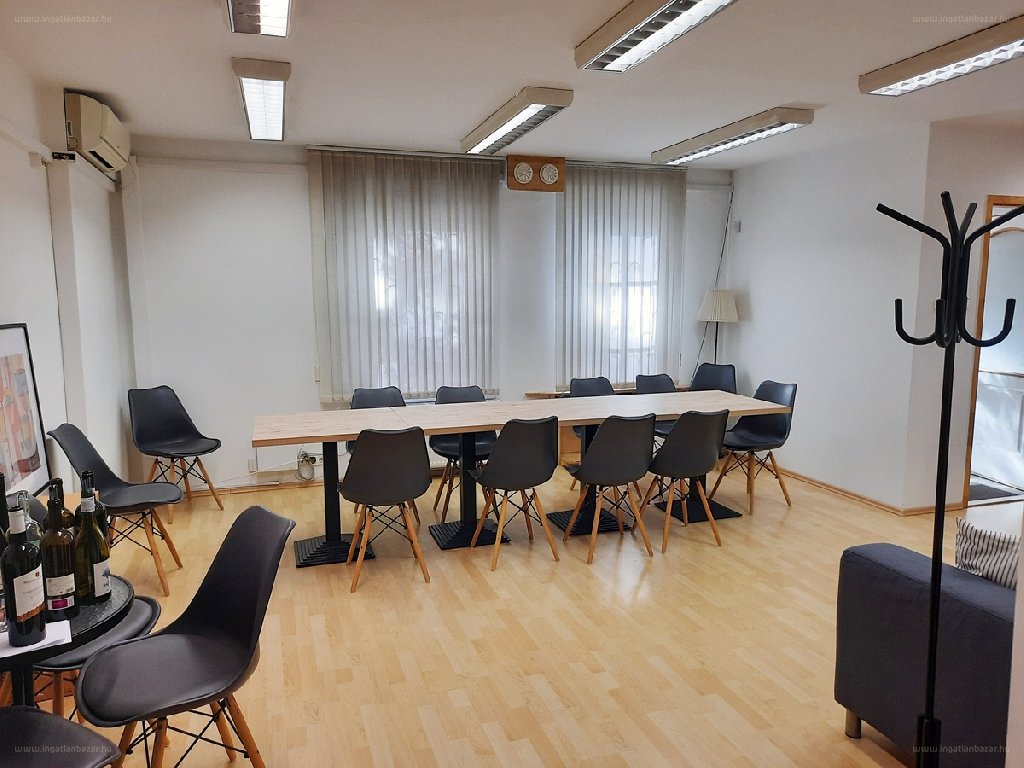 Üzlethelyiség · 89 m² · 74.900.000 Ft