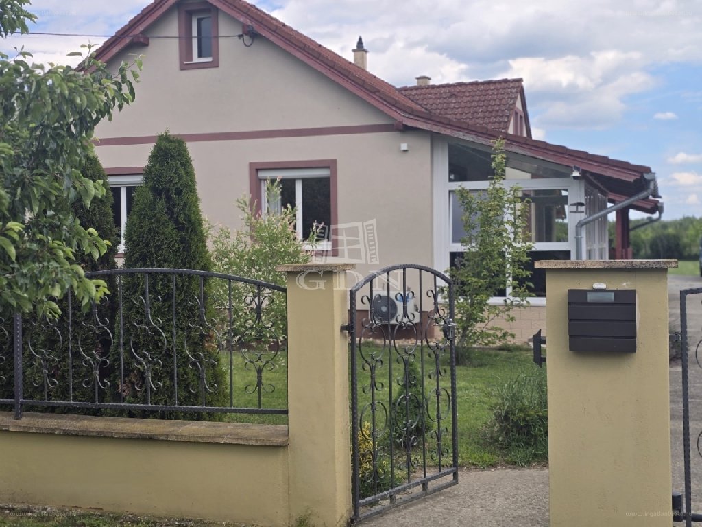 4 bed · 155m² · Családi ház · 115.900.000 ft