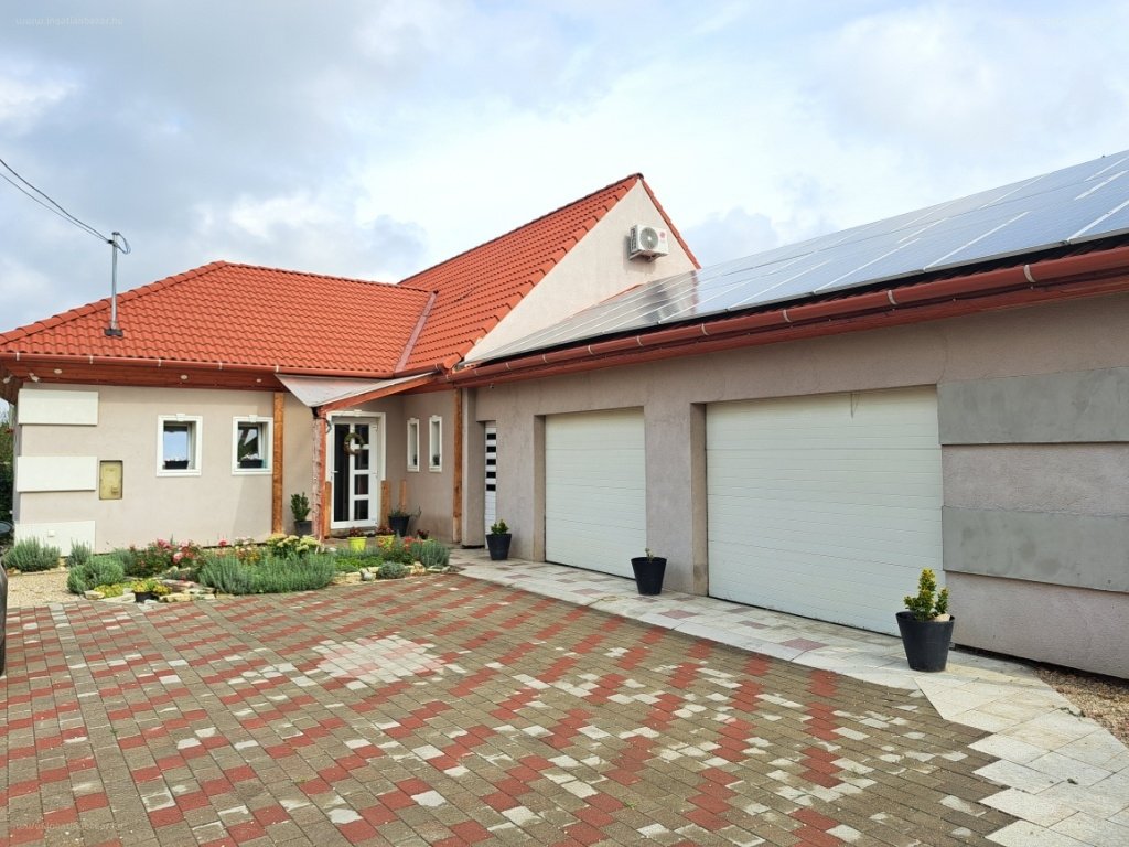 3 bed · 145m² · Családi ház · 99.900.000 ft