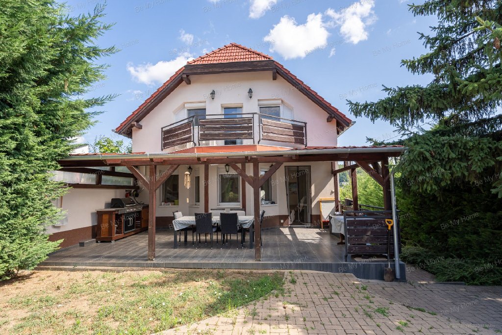 8 bed · 295m² · Ház · 280.000.000 ft