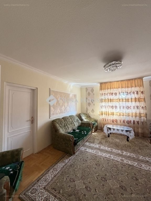Ház · 9 hálószoba · 335 m² · 149.990.000 Ft