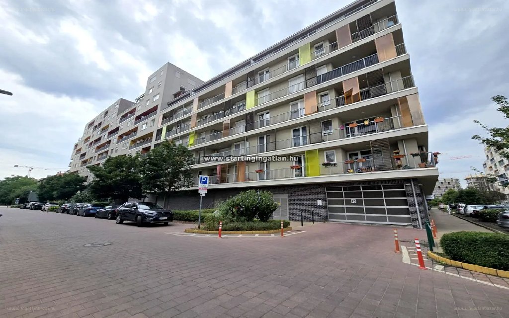 Garázs · 21 m² · 13.650.000 Ft