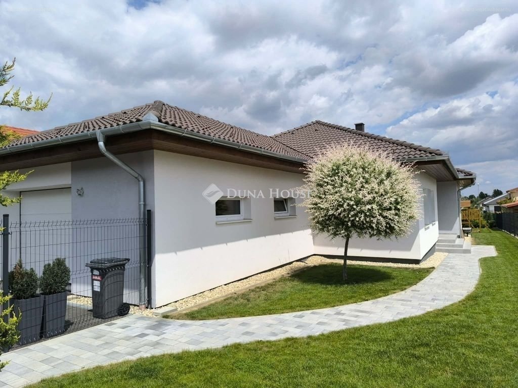 4 bed · 178m² · Családi ház · 154.900.000 ft