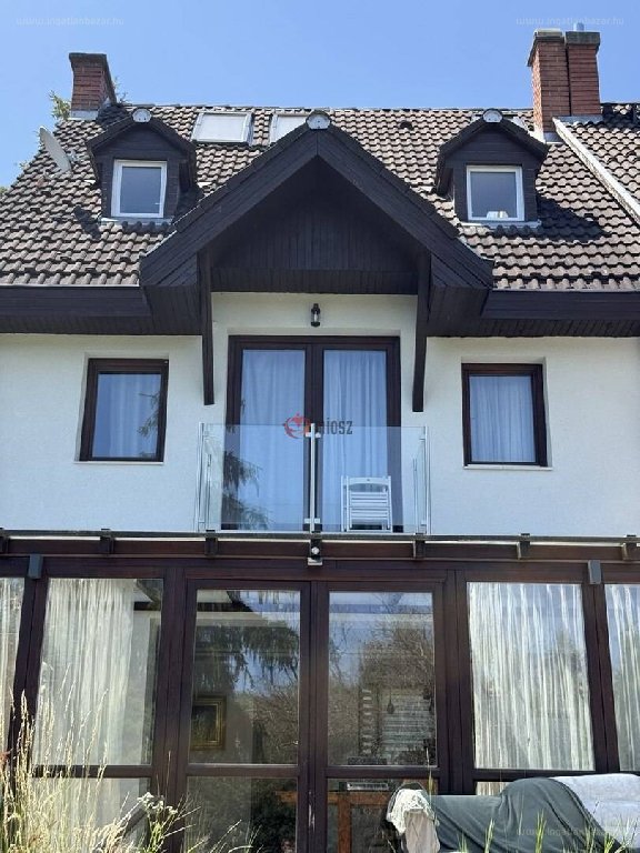 3 bed · 198m² · Ház · 270.000.000 ft