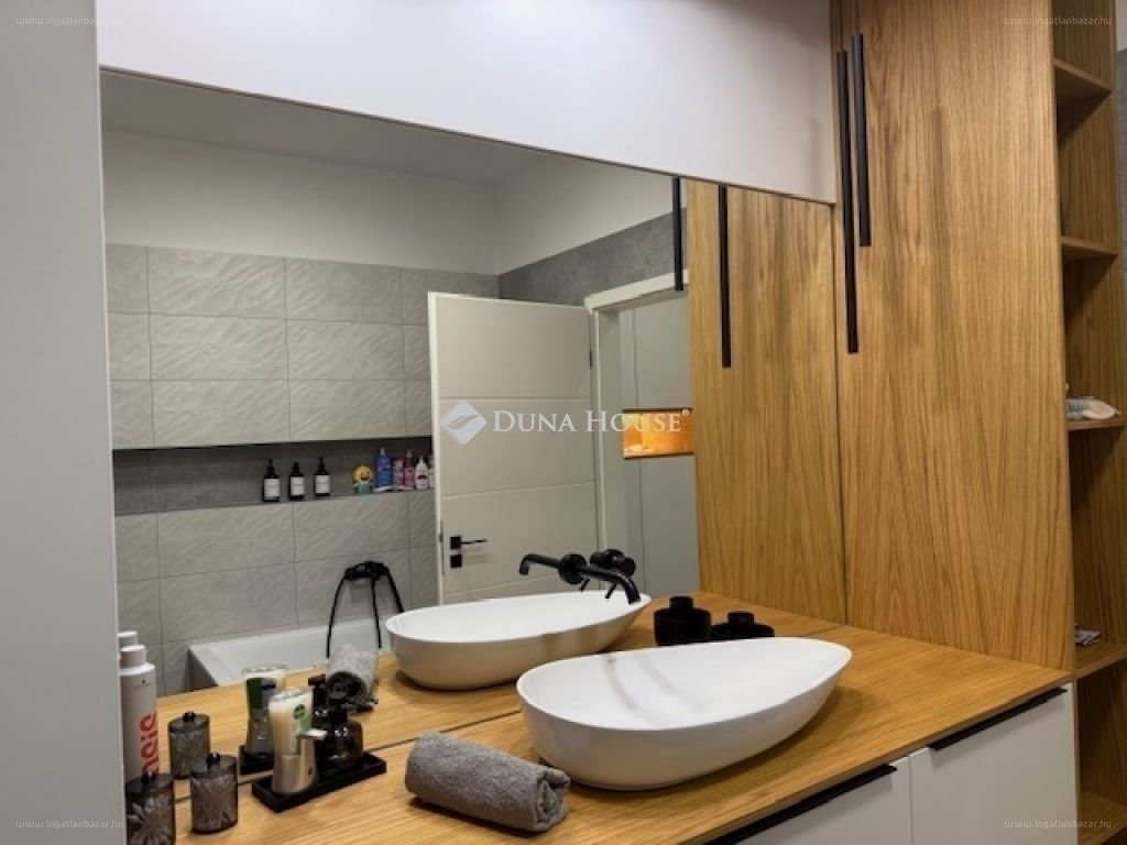 Lakás · 4 hálószoba · 93 m² · 175.000.000 Ft