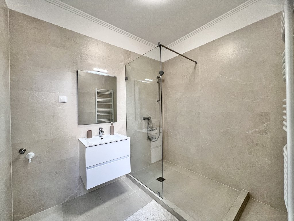 Belváros, Kaposvár, ingatlan, kiadó, lakás, 65 m2