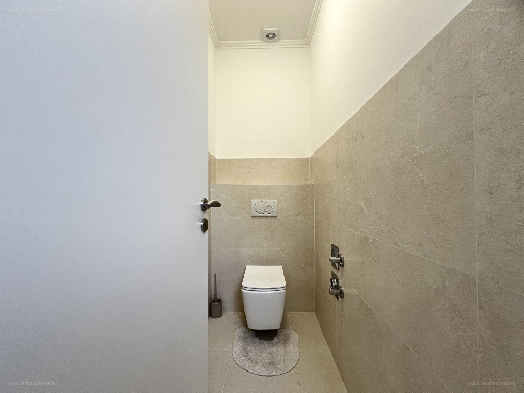 Belváros, Kaposvár, ingatlan, kiadó, lakás, 65 m2