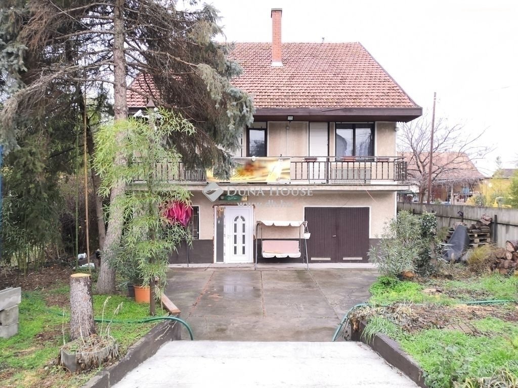 6 bed · 300m² · Ház · 109.000.000 ft