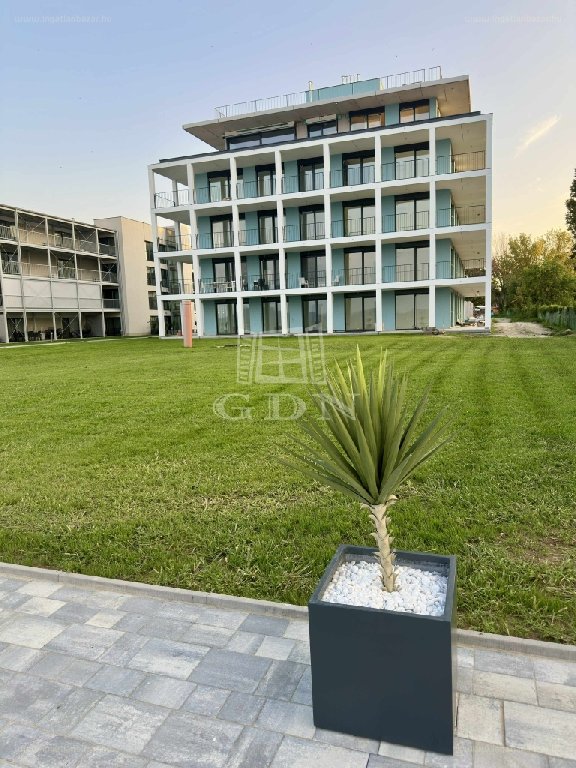 Lakás · 4 hálószoba · 79 m² · 108.900.000 Ft