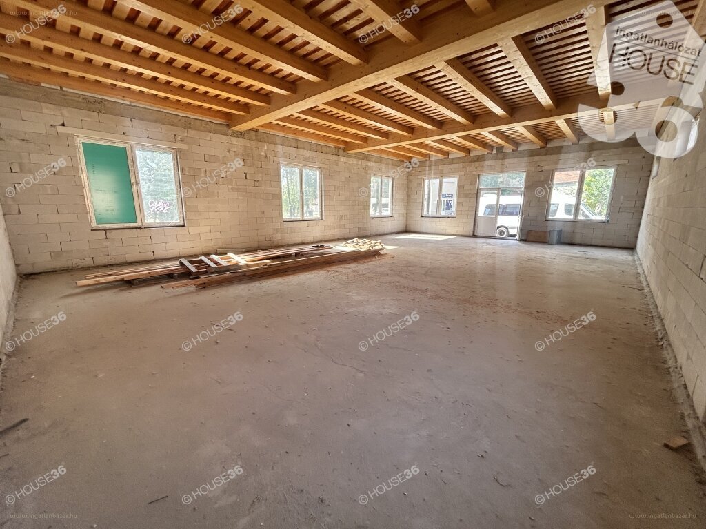 Üzlethelyiség · 280 m² · 55.000.000 Ft