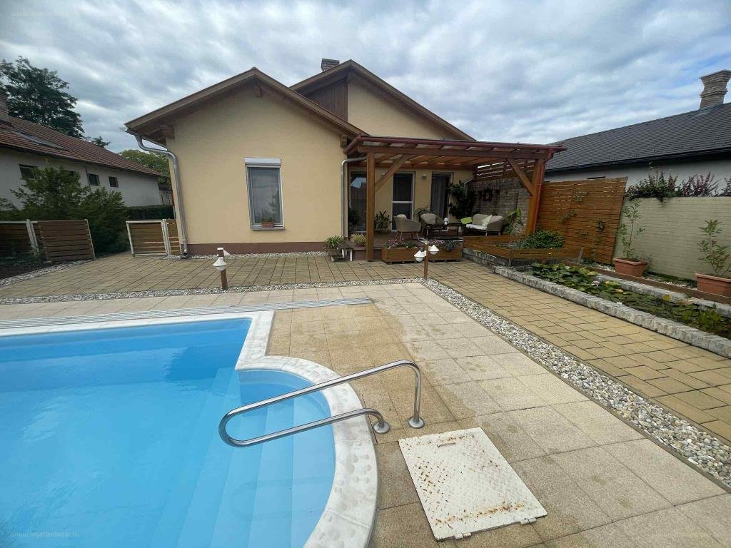 4 bed · 120m² · Családi ház · 169.000.000 ft