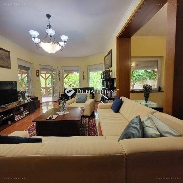6 bed · 210m² · Családi ház · 210.000.000 ft