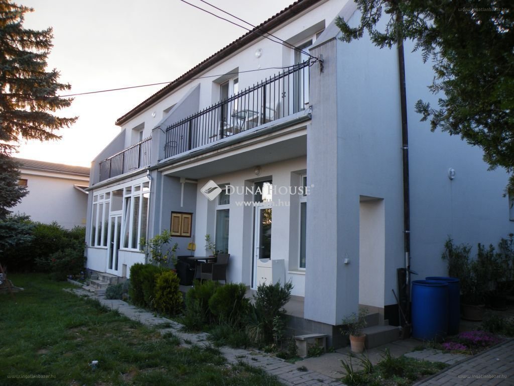 8 bed · 245m² · Családi ház · 174.000.000 ft