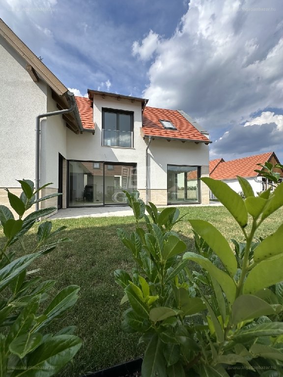 5 bed · 150m² · Családi ház · 255.000.000 ft