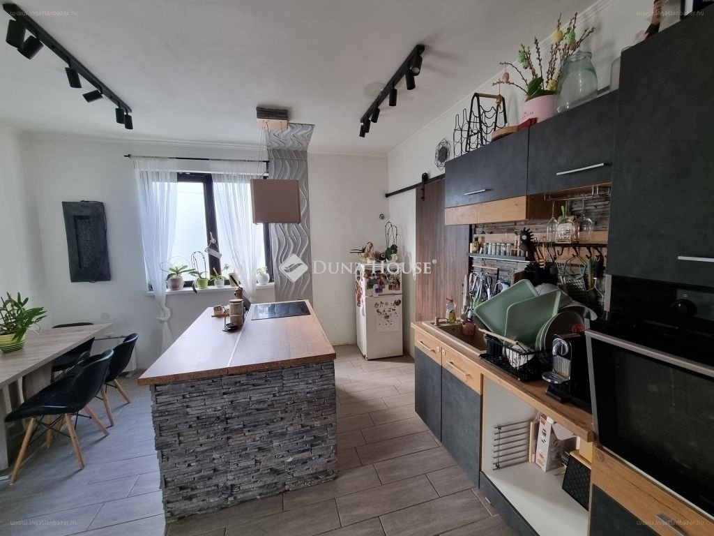 3 bed · 217m² · Családi ház · 170.000.000 ft