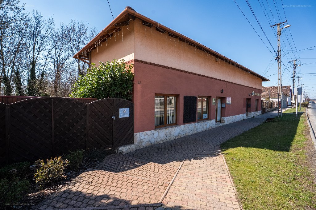 4 bed · Ház · 69.900.000 ft