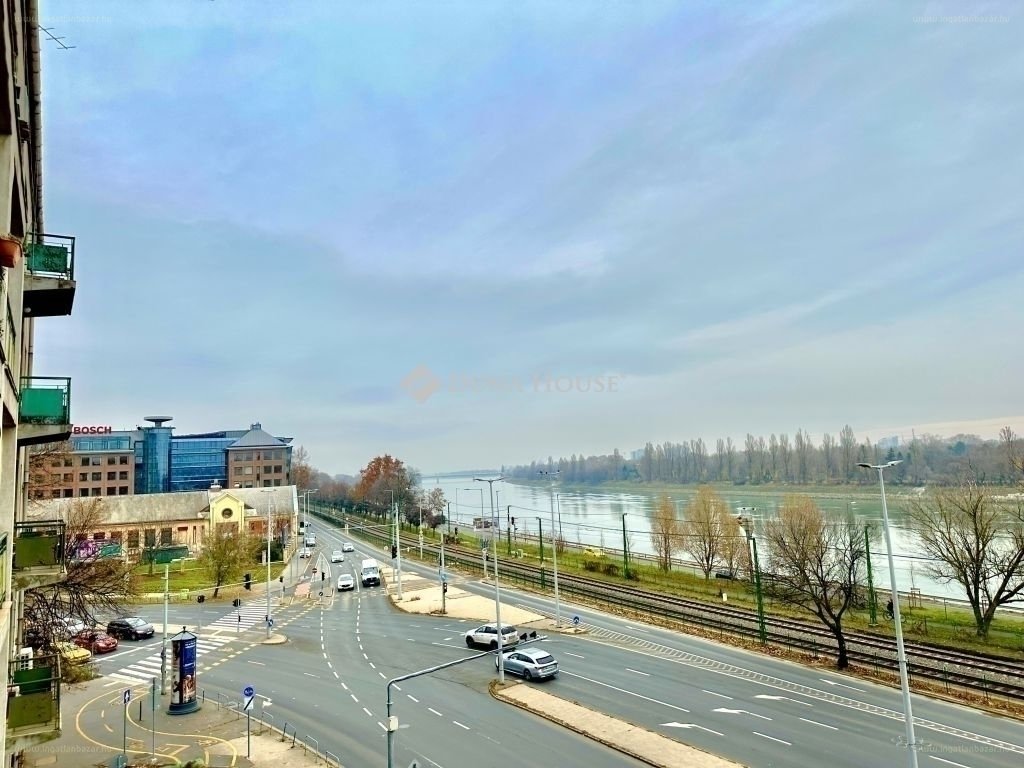 3 bed · 76m² · Lakás · 115.000.000 ft