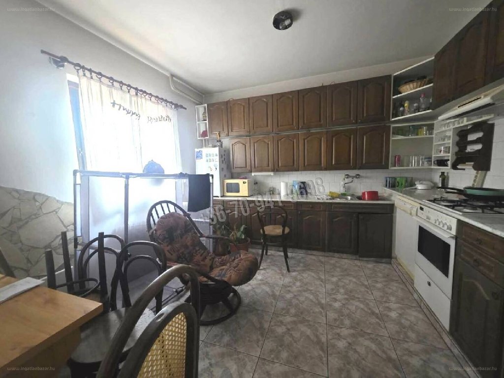 4 bed · 296m² · Családi ház · 120.000.000 ft