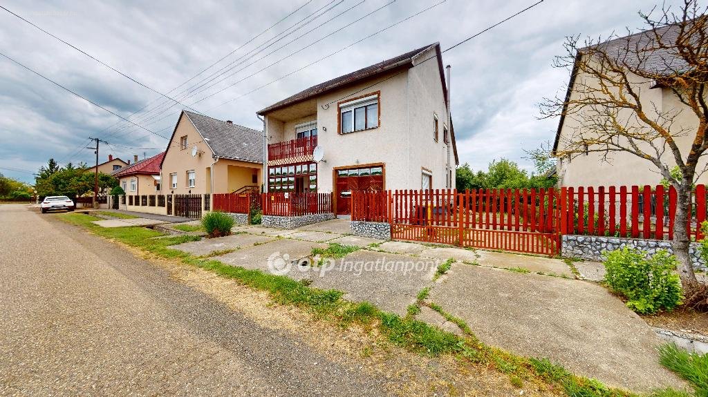 Ház · 4 hálószoba · 140 m² · 27.900.000 Ft