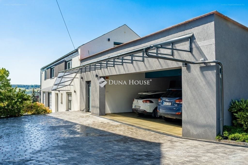 5 bed · 292m² · Ház · 269.000.000 ft