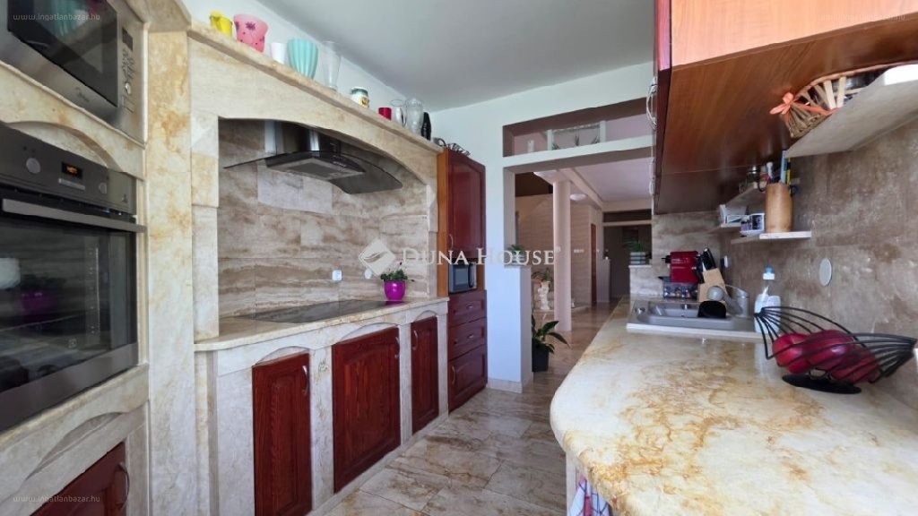 8 bed · 344m² · Családi ház · 134.900.000 ft